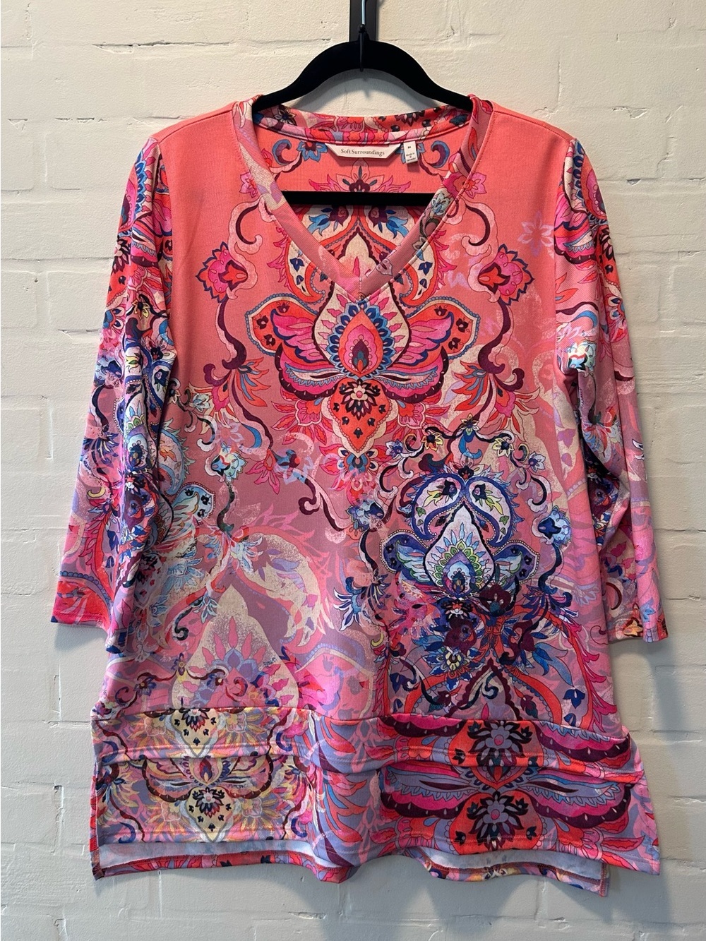 Soft Surroundings Pink Coral Paisley Medallion V-Neck Knit Tunic Size M